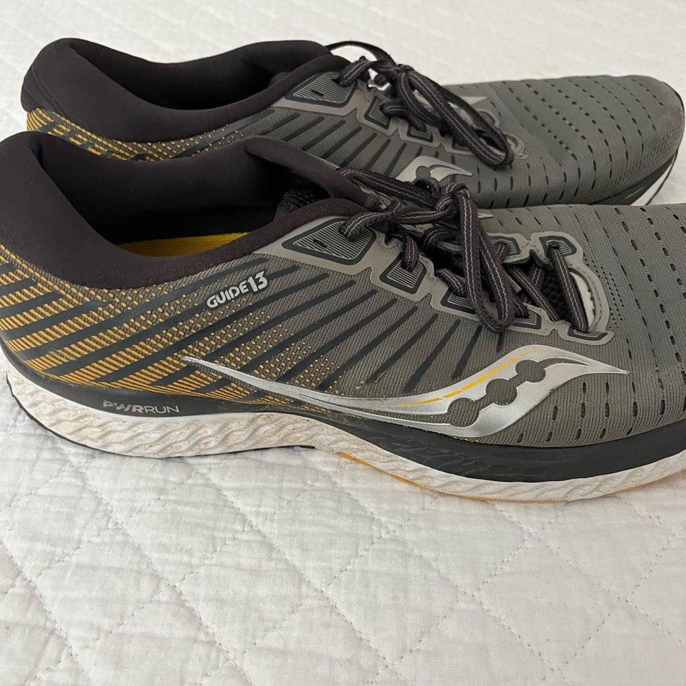 Saucony “form fit” glide 13